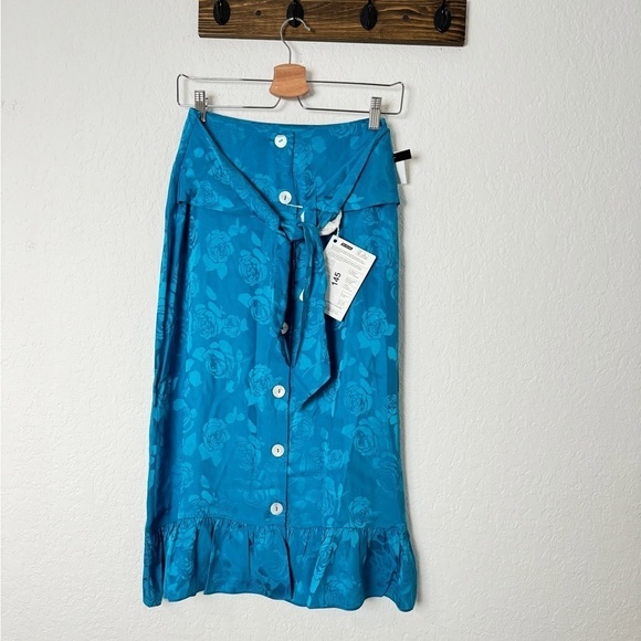 Art Dealer Midi Skirt - Picture 3 of 11